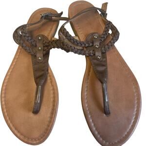 Brown leather sandals with braided